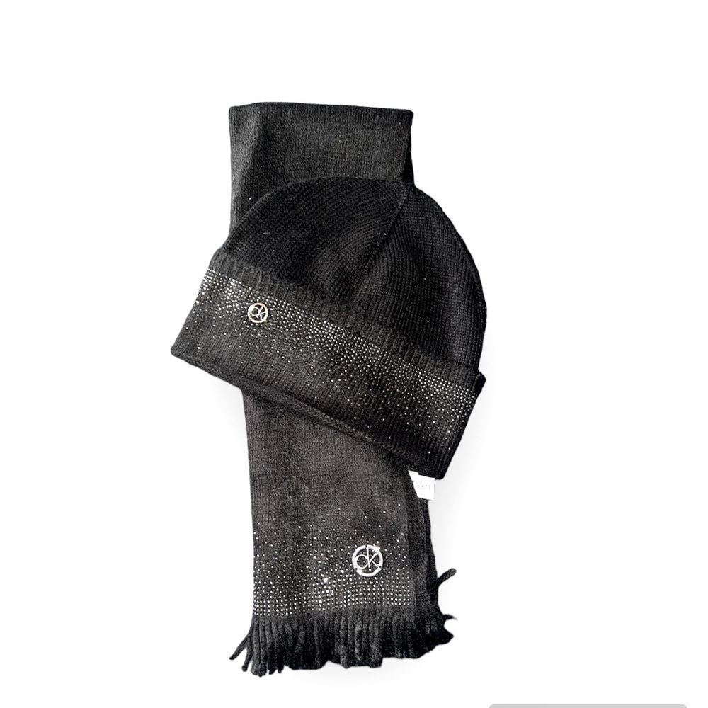 Calvin Klein women’s hat and scarf set